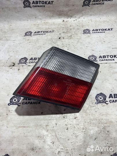 Фонарь в крышку багажника правый Primera P11