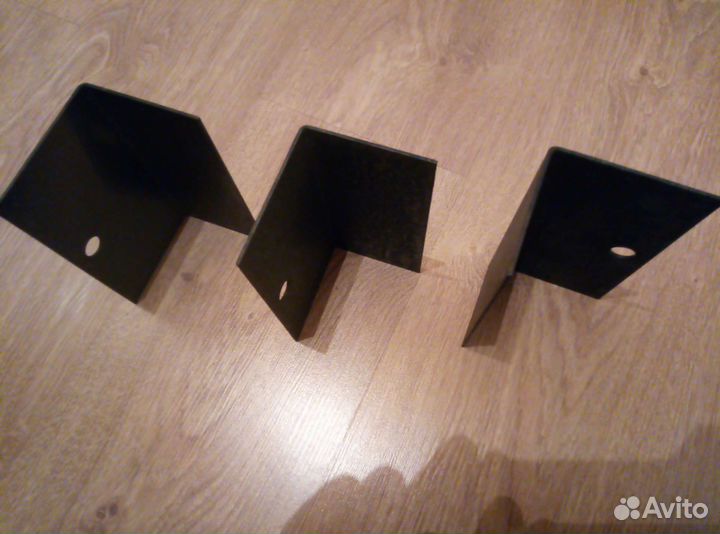 Уголок металлический дя креплении