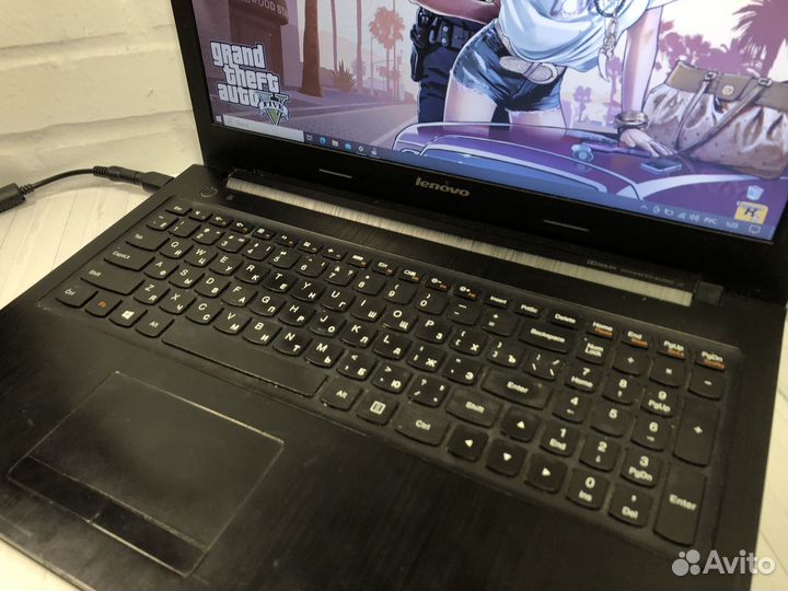 Игровой ноутбук Lenovo 2 видеокарты/4 ядра/8gb