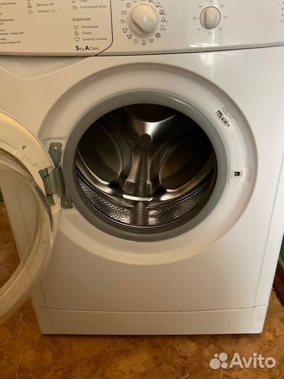 Стиральная машина indesit на 5 кг идеальная