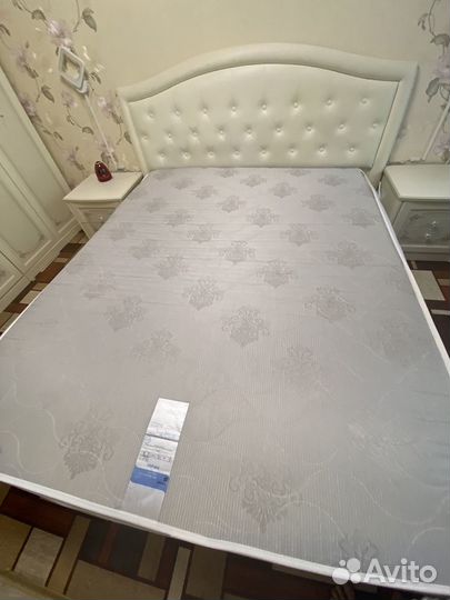 Кровать с ортопедич.матрасом,топером и тумбами