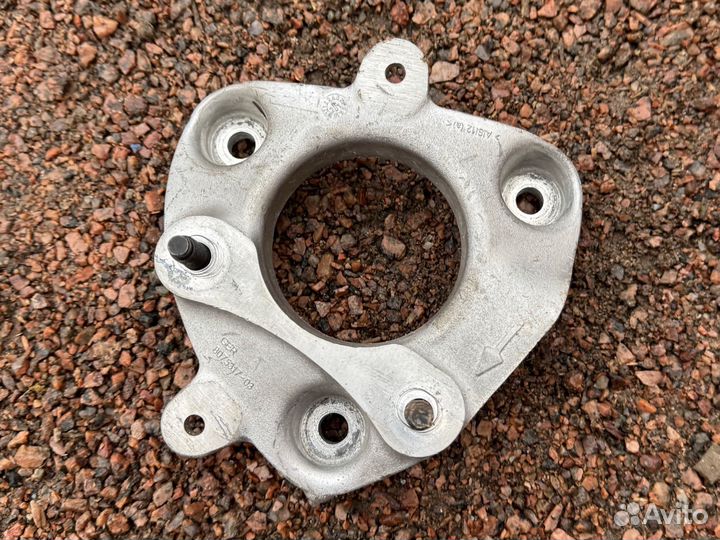 BMW X3M/X4M Кронштейн 51618075317