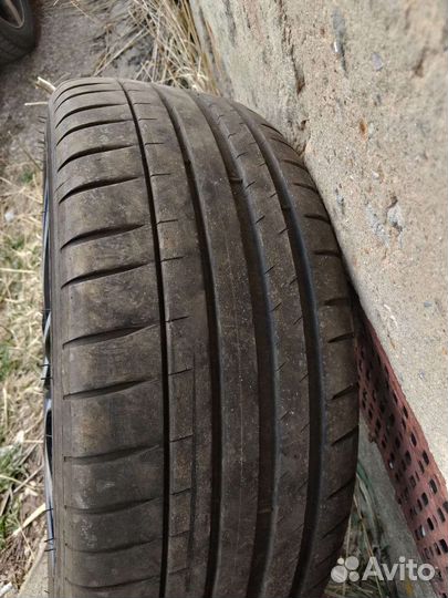 R17 Michelin Agilis CrossClimate 225/45, PCD 5x114.3 DIA 60.1