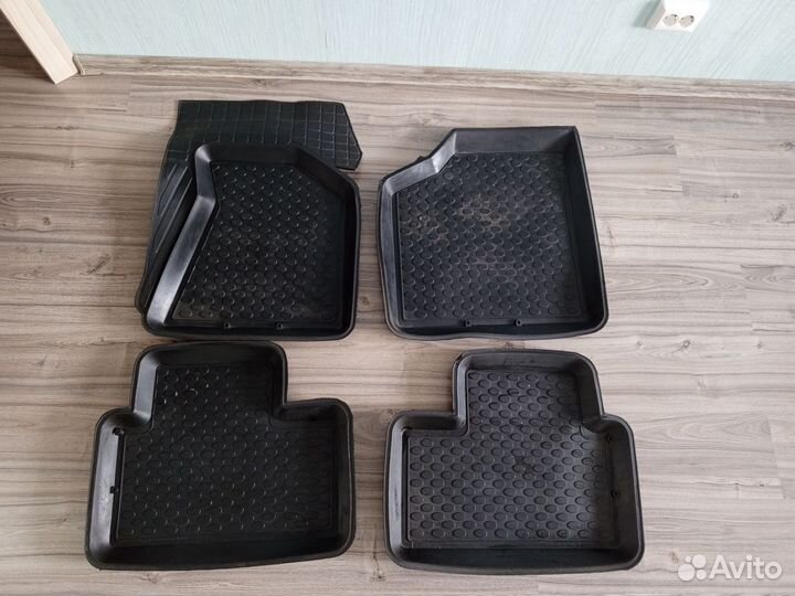 Резиновые коврики на priora