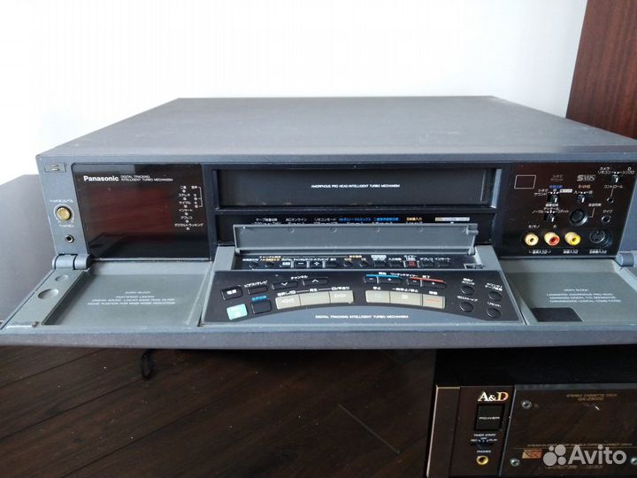 Panasonic S-VHS видеомагнитофон NV-FS800