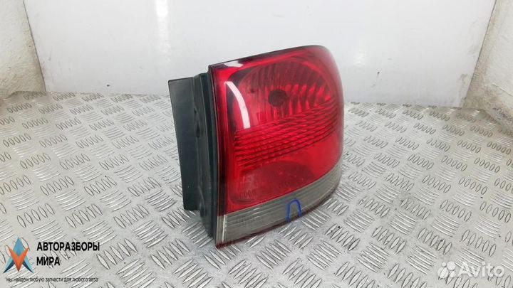 Фонарь задний правый Volkswagen Touareg 2004