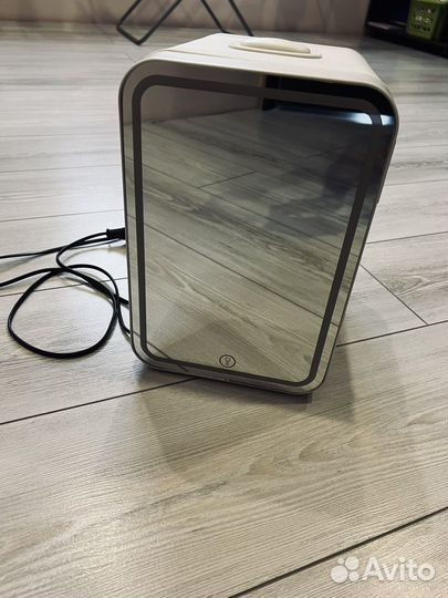 Мини холодильник для косметики