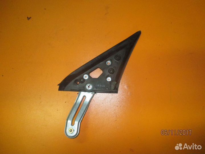 Кронштейн зеркала правый Subaru Legacy IV Легаси 4