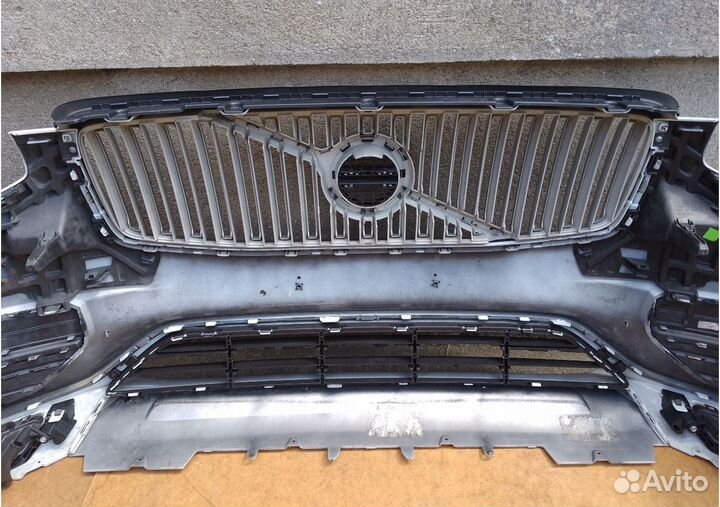 Volvo XC90 II 2015-2019 передний бампер