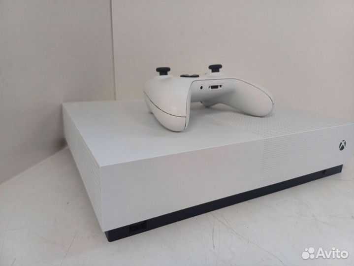 Игровые приставки Xbox One S 1 TB