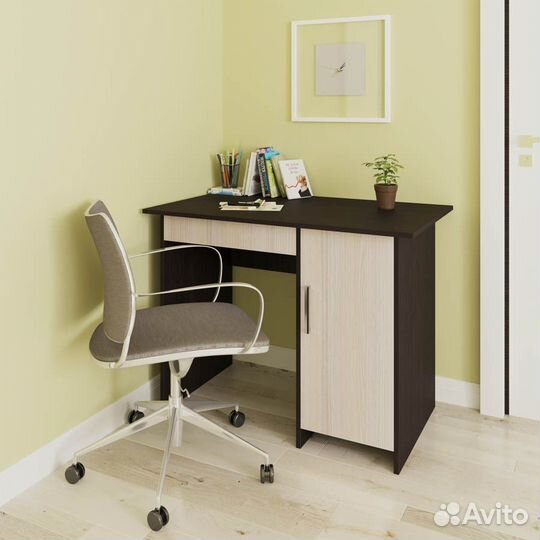 Письменный стол