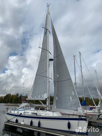 Парусная яхта Hallberg-Rassy 372 (2010)