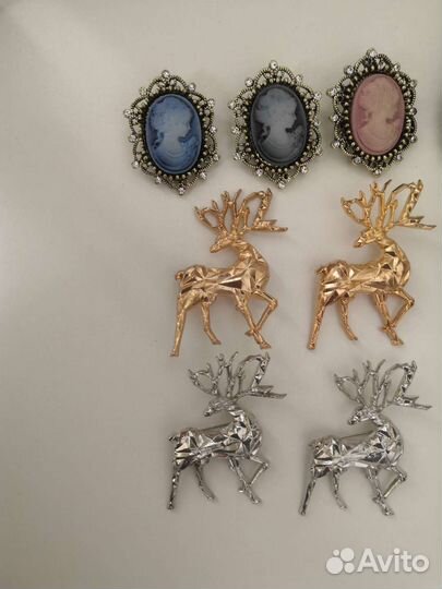 Брошь в ассортименте