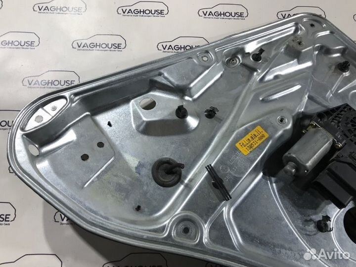 Стеклоподъемник задний левый Volkswagen Passat B5