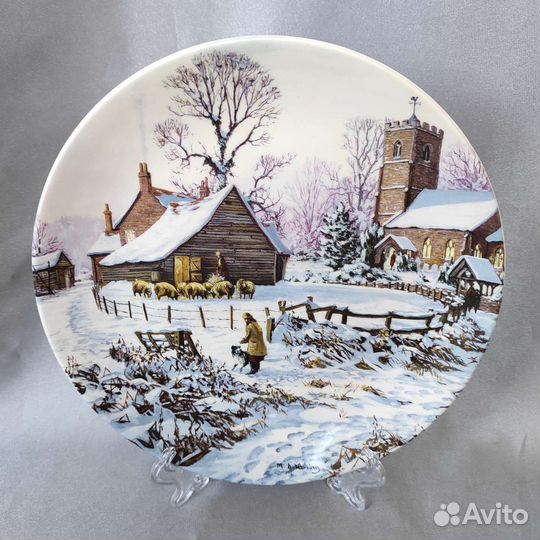 Тарелки настенные Англия Wedgwood Michael Herring