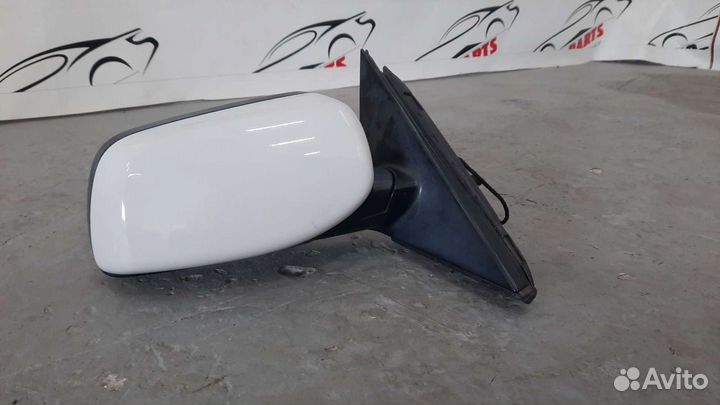 Правое зеркало на BMW E60 рест