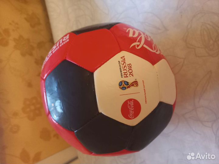 Футбольный мяч кока кола 2018