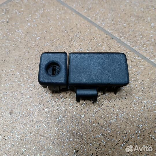 Ручка открывания бардачка subaru legacy 2