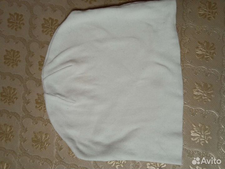 Шапки женские 4шт и 1 шарф