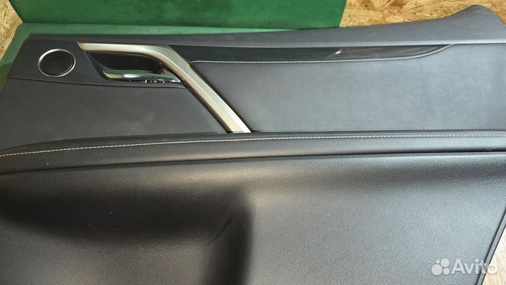 Б/У Обшивка двери задняя правая R lexus RX300