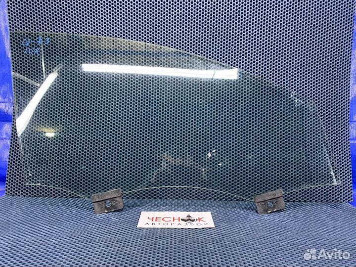 Стекло двери переднее правое Audi Q7 двойное 4L