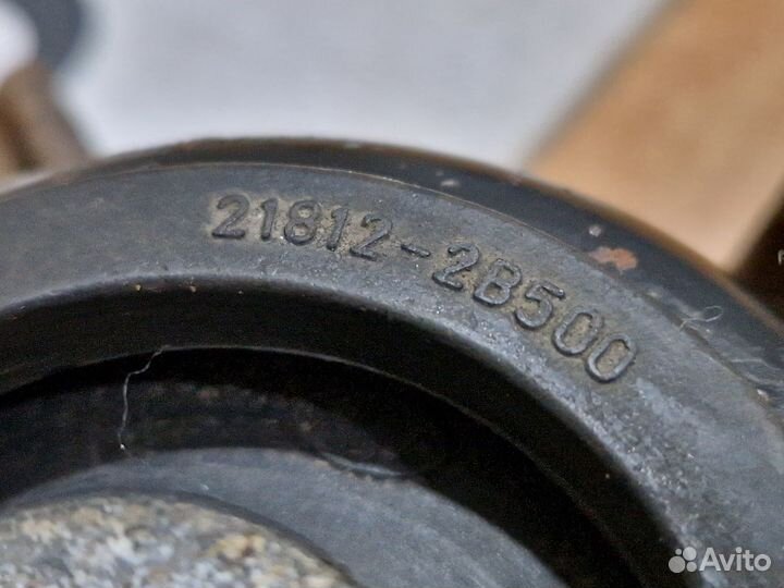 Опора двс хундай санта фе 2,7 МКПП 2008 год