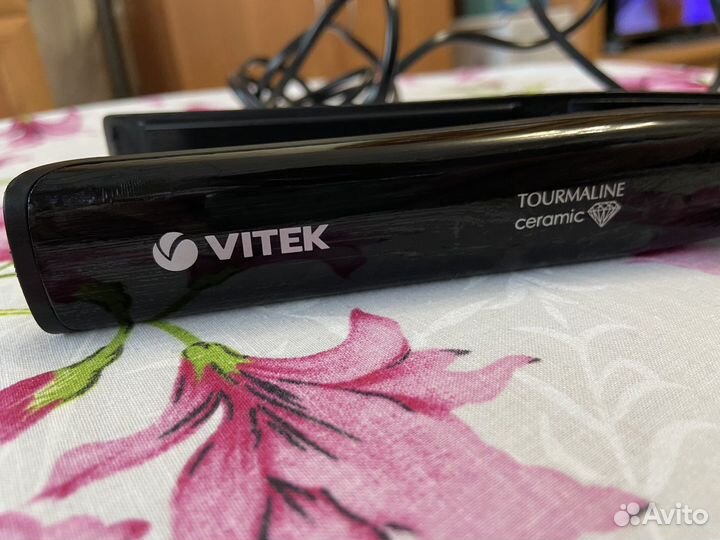 Выпрямитель для волос Vitek VT-8403