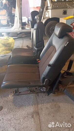 Сиденья 3-й ряд Nissan Elgrand PE52 VQ35DE 2011