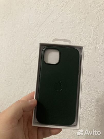 Кожаный чехол на iPhone 13