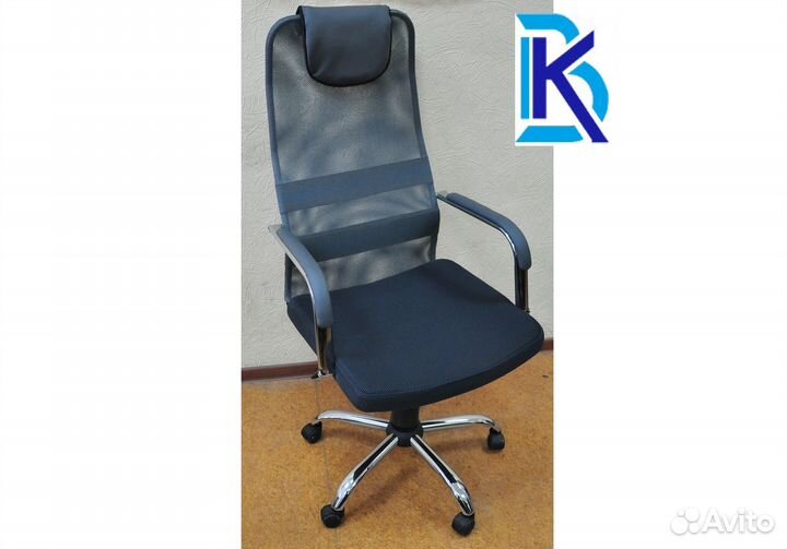 Офисное кресло 