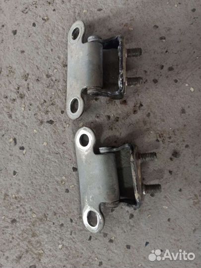 Петли крышки багажника Lexus Lx570