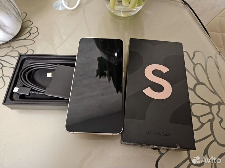Samsung Galaxy S22+, 8/256 ГБ