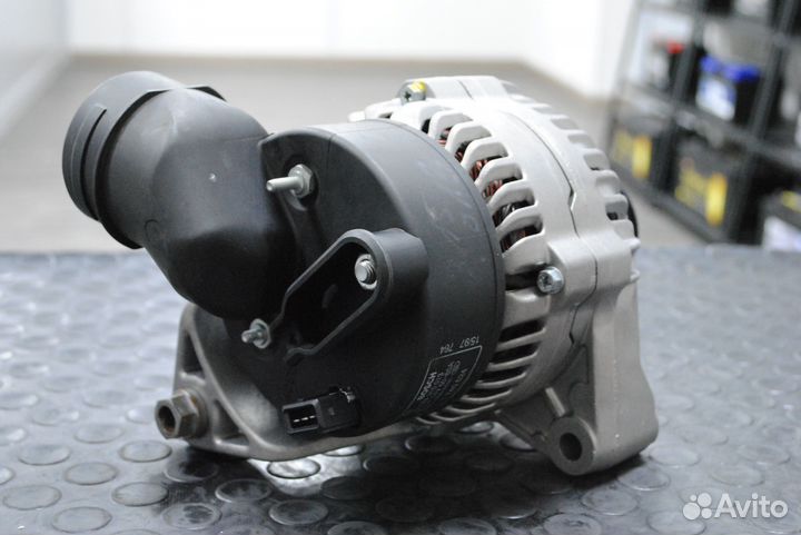 Генератор BMW X5 E53 3.0, E46, E39 2.5 Bosch 90А
