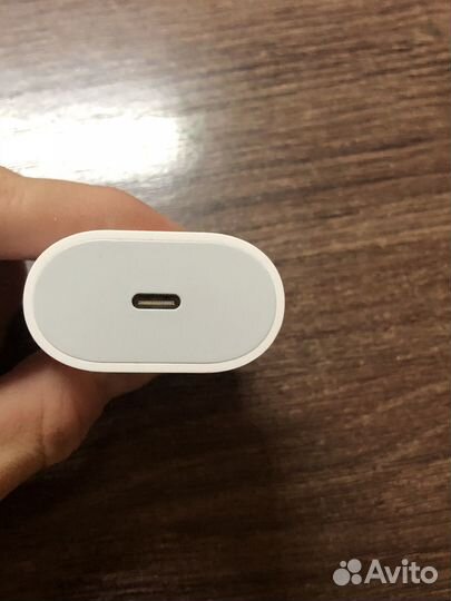 Блок для зарядки iPhone