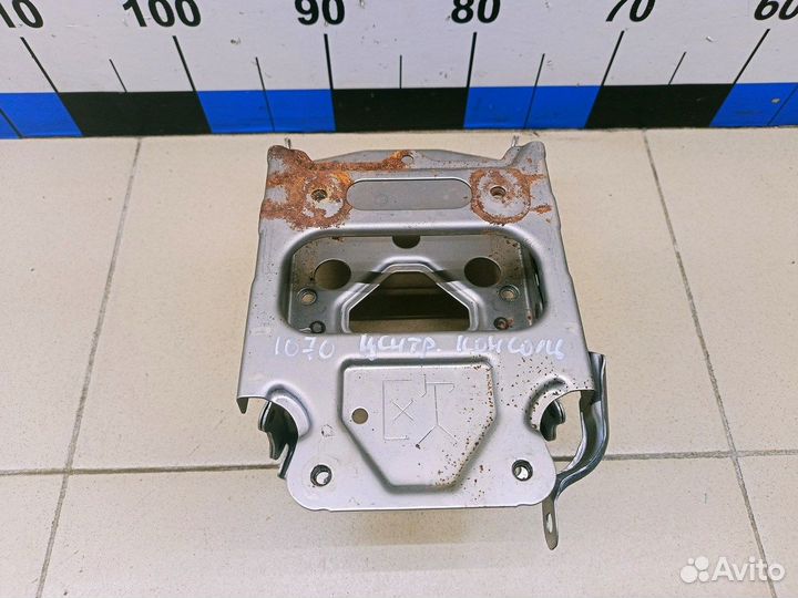 Кронштейн (сопут. товар) RAV 4 2013