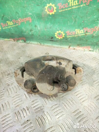 Суппорт передний правый Mazda 3 BL 1.6 2010