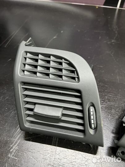 Дефлектор воздушный салонный mercedes w211