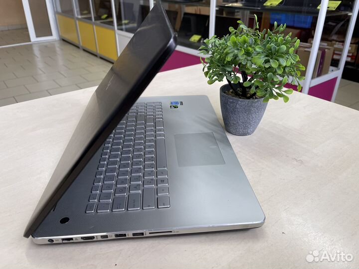 Легендарный ноутбук Asus /17 дюймов/Сабвуфер/Короб