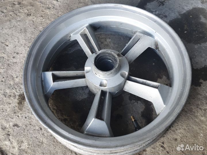 Б/У диск на скутер радиусом 13