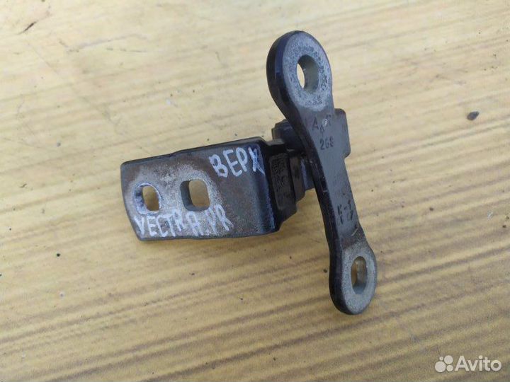Петля двери передняя правая Opel Vectra C sedan