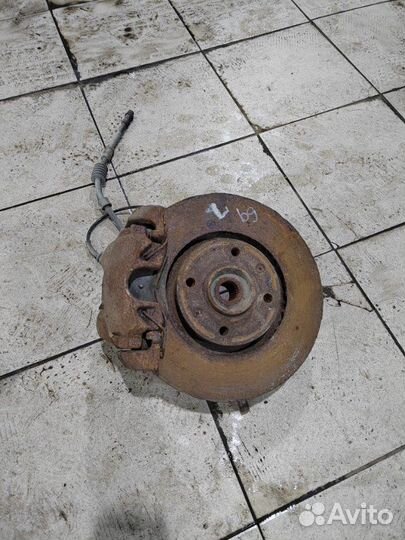 Кулак поворотный передний левый Citroen Berlingo