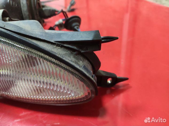 Фара левая Toyota Estima Emina