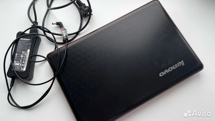 Ноутбук Lenovo ideapad Y550