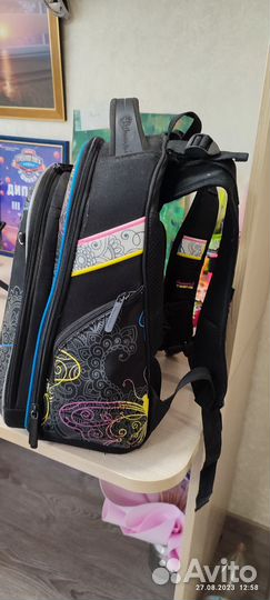 Рюкзак школьный для девочки Hummingbird