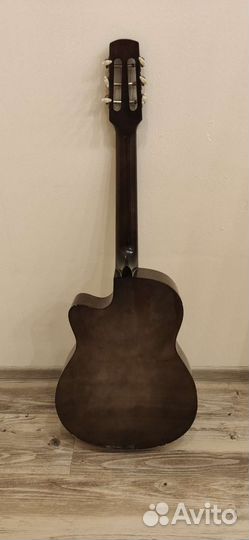 Акустическая гитара