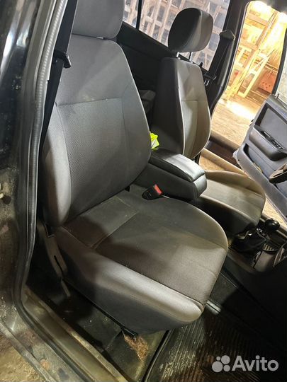 Сиденье Daewoo Nexia 1.6 F16D3 2011