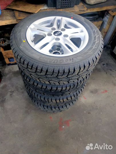 Yokohama IceGuard Stud IG65 195/65 R15
