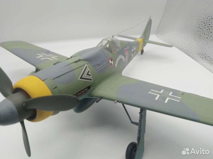 Немецкий истребитель Та 152 в 1:32