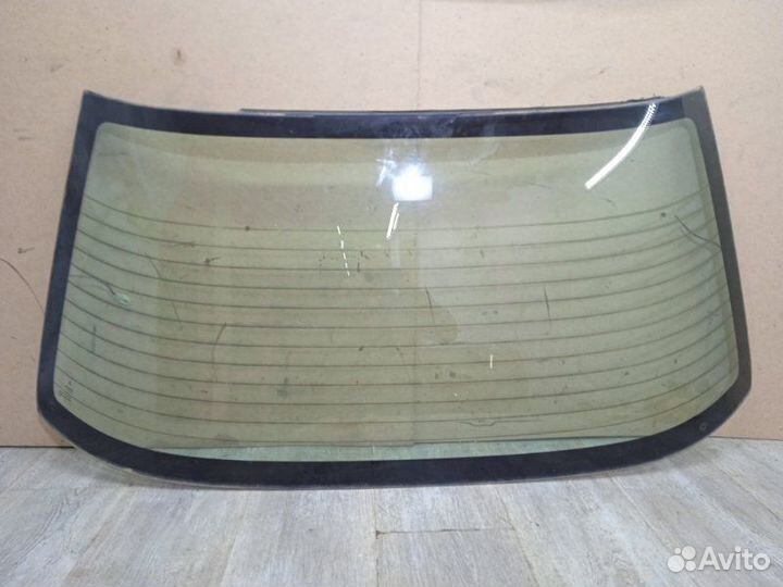 Стекло заднее Mitsubishi Carisma DA 2002