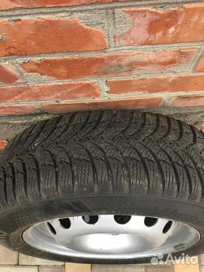 Kumho 722 R15